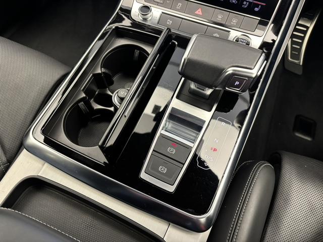 Q8 1オーナー エクステンディッドレザーPKG コンフォートアシスタンスPKG ブラックスタイリングPKG OP22AW 赤キャリパー バルコナレザーBang&Olufsen エントリーライト 認中車(23枚目)