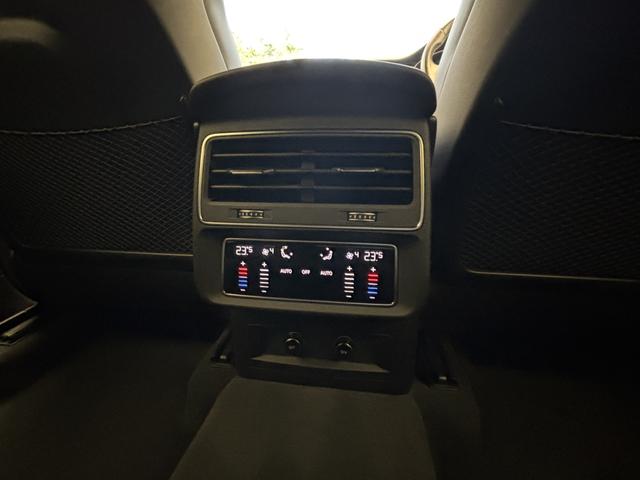 Q8 1オーナー エクステンディッドレザーPKG コンフォートアシスタンスPKG ブラックスタイリングPKG OP22AW 赤キャリパー バルコナレザーBang&Olufsen エントリーライト 認中車(33枚目)