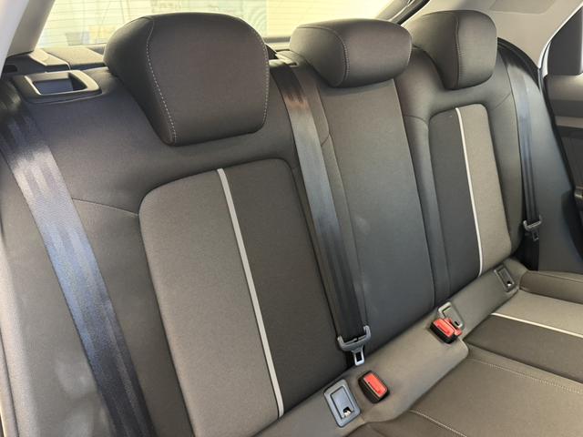 A1スポーツバック 25TFSI アドバンスド ナビゲーションPKG コンビニエンスPKG アシスタンスPKG TVチューナー コントラストルーフ センターアームレスト アダプティブクルーズコントロール レーンキープ シートヒーター サイドアシスト(27枚目)