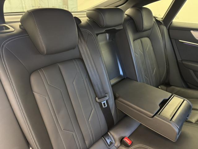 A7スポーツバック 40TDIクワトロ 1オーナー SlinePKG ドライビングPKG テクノロジーPKG プライバシーガラス ダンピングコントロールサス OP20AW パルコナレザー HDマトリクスLED アンビエントライト 認中車(33枚目)