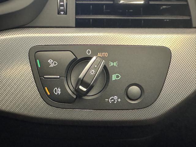 Ａ４ ４０ＴＤＩクワトロアドバンスド　レザー＆シートヒーター　コンフォートＰＫＧ　サラウンドビューカメラ　パークアシスト　マトリクスＬＥＤヘッドライト　ラグジュアリーＰＫＧ　スマートフォンワイヤレスチャージング　サイドアシスト　認定中古車（50枚目）