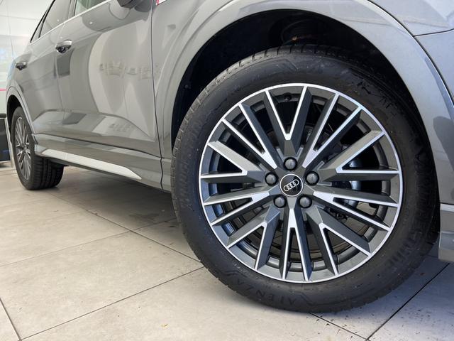 Ｑ３スポーツバック ３５ＴＦＳＩ　Ｓライン　スマートフォンインターフェース　サラウンドビューカメラ　アダプティブクルーズコントロール　レーンアシスト　電動リアゲート　パワーシート　シートヒーター　ハイビームアシスト　ＬＥＤヘッドライト　認中車（10枚目）