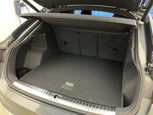 Ｑ３スポーツバック ３５ＴＦＳＩ　Ｓライン　スマートフォンインターフェース　サラウンドビューカメラ　アダプティブクルーズコントロール　レーンアシスト　電動リアゲート　パワーシート　シートヒーター　ハイビームアシスト　ＬＥＤヘッドライト　認中車（33枚目）