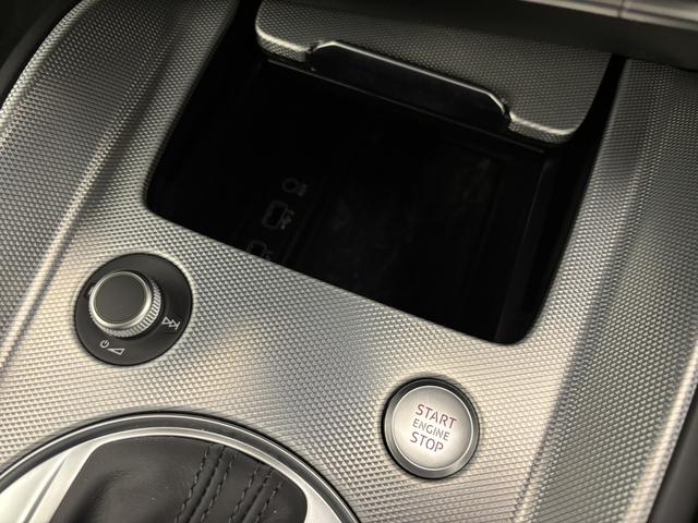 ＴＴクーペ ４０ＴＦＳＩ　スタイルＰＫＧ　コンフォートＰＫＧ　ＯＰ１８ＡＷ　ＬＥＤヘッドライト　　ＴＶチューナー　バックカメラ　パドルシフト　バーチャルコックピット　アドバンストキー　シートヒーター　サイドアシスト　認定中古車（20枚目）