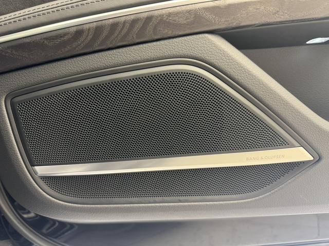 A8 55TFSIクワトロ コンフォートPKG レザーライトPKG OP20AW プレディクティブアクティブサス 四輪操舵 プライバシーガラス ワイヤレスチャージ ヘッドアップディスプレイ Bang&Olufsen ACC 認中(48枚目)