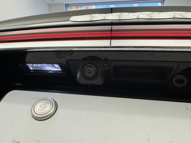 A8 55TFSIクワトロ コンフォートPKG レザーライトPKG OP20AW プレディクティブアクティブサス 四輪操舵 プライバシーガラス ワイヤレスチャージ ヘッドアップディスプレイ Bang&Olufsen ACC 認中(62枚目)