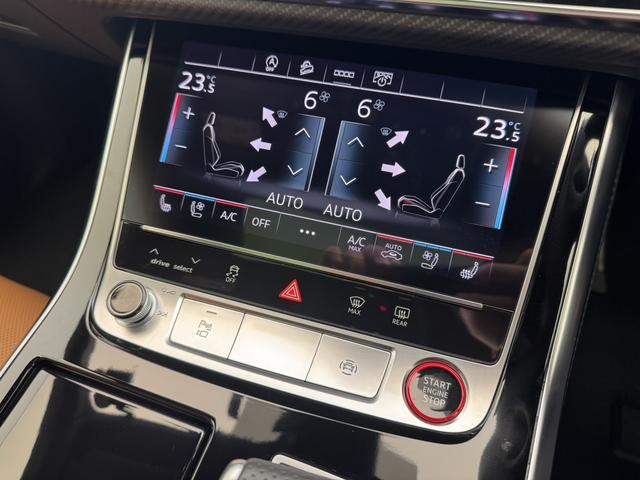 ＲＳ Ｑ８ ベースグレード　カーボン／グロスブラックスタイリングＰＫＧ　パノラマサンルーフ　ＲＳスポーツエキゾーストシステム　Ｐガラ　ブラックルーフレール　ＯＰ２３ＡＷ　ブラックスタイリングＰＫＧ　Ｂａｎｇ＆Ｏｌｕｆｓｅｎ　認中（22枚目）