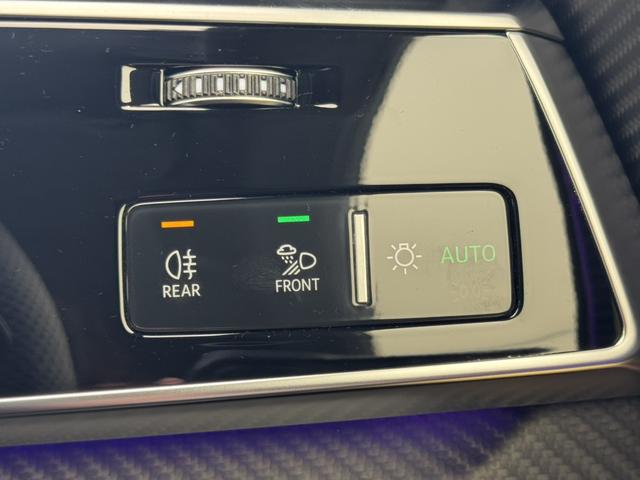 ＲＳ Ｑ８ ベースグレード　カーボン／グロスブラックスタイリングＰＫＧ　パノラマサンルーフ　ＲＳスポーツエキゾーストシステム　Ｐガラ　ブラックルーフレール　ＯＰ２３ＡＷ　ブラックスタイリングＰＫＧ　Ｂａｎｇ＆Ｏｌｕｆｓｅｎ　認中（52枚目）