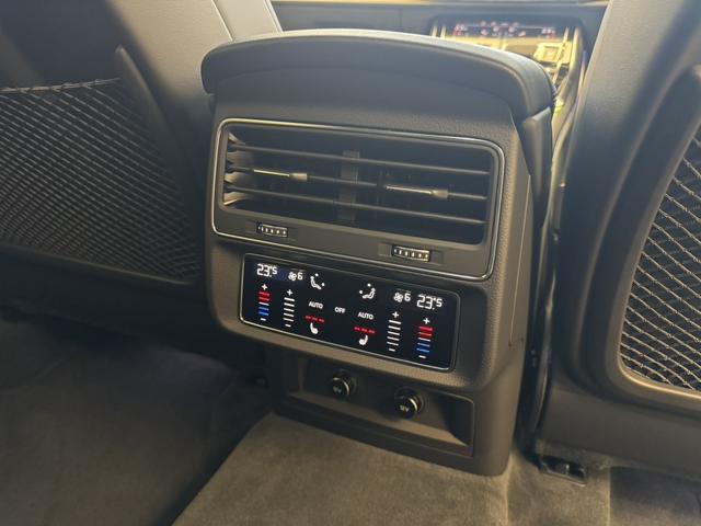 ＲＳ Ｑ８ ベースグレード　レザーシートＰＫＧ　カーボングロスブラックスタイリングＰＫＧ　Ｐガラス　ＯＰ２３ＡＷ　アコースティックガラス　Ｂａｎｇ＆Ｏｌｕｆｓｅｎ　エントリーライト　エアサスペンション　シートエアコン　認中車（34枚目）