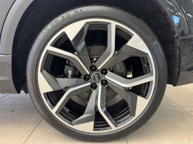 ＲＳ Ｑ８ ベースグレード　レザーシートＰＫＧ　カーボングロスブラックスタイリングＰＫＧ　Ｐガラス　ＯＰ２３ＡＷ　アコースティックガラス　Ｂａｎｇ＆Ｏｌｕｆｓｅｎ　エントリーライト　エアサスペンション　シートエアコン　認中車（40枚目）