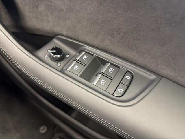 ＲＳ Ｑ８ ベースグレード　レザーシートＰＫＧ　カーボングロスブラックスタイリングＰＫＧ　Ｐガラス　ＯＰ２３ＡＷ　アコースティックガラス　Ｂａｎｇ＆Ｏｌｕｆｓｅｎ　エントリーライト　エアサスペンション　シートエアコン　認中車（52枚目）