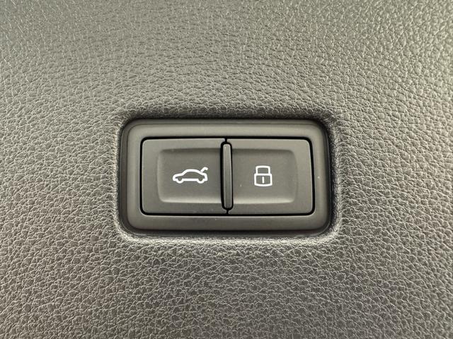 ＲＳ Ｑ８ ベースグレード　レザーシートＰＫＧ　カーボングロスブラックスタイリングＰＫＧ　Ｐガラス　ＯＰ２３ＡＷ　アコースティックガラス　Ｂａｎｇ＆Ｏｌｕｆｓｅｎ　エントリーライト　エアサスペンション　シートエアコン　認中車（57枚目）