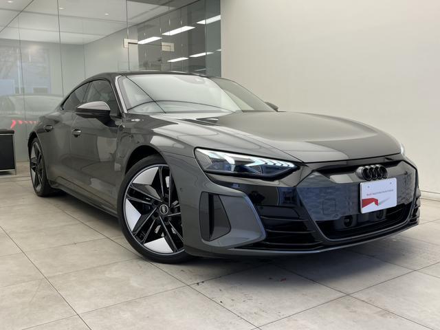 ＲＳ ｅ－トロンＧＴ ベースグレード　カーボンＰＫＧ　テクノロジーＰＫＧ　ＲＳデザインＰＫＧレッド　ＯＰ２１ＡＷ　ダイナミックＰＫＧプラス　赤キャリパー　シートエアコン　ファインナッパレザー　Ｂａｎｇ＆Ｏｌｕｆｓｅｎ　マトリクス　認中車（6枚目）