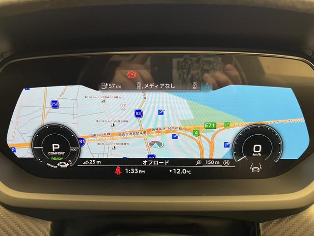 ＲＳ ｅ－トロンＧＴ ベースグレード　カーボンＰＫＧ　テクノロジーＰＫＧ　ＲＳデザインＰＫＧレッド　ＯＰ２１ＡＷ　ダイナミックＰＫＧプラス　赤キャリパー　シートエアコン　ファインナッパレザー　Ｂａｎｇ＆Ｏｌｕｆｓｅｎ　マトリクス　認中車（11枚目）