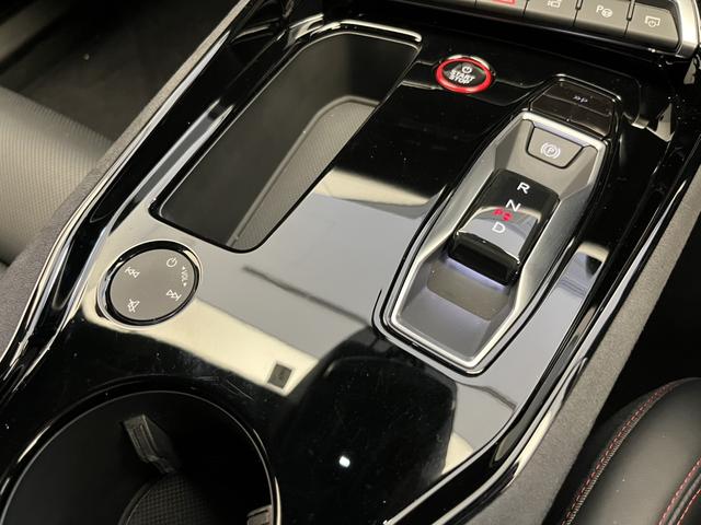 ＲＳ ｅ－トロンＧＴ ベースグレード　カーボンＰＫＧ　テクノロジーＰＫＧ　ＲＳデザインＰＫＧレッド　ＯＰ２１ＡＷ　ダイナミックＰＫＧプラス　赤キャリパー　シートエアコン　ファインナッパレザー　Ｂａｎｇ＆Ｏｌｕｆｓｅｎ　マトリクス　認中車（22枚目）