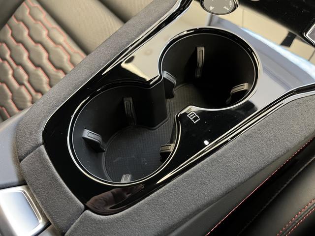 ＲＳ ｅ－トロンＧＴ ベースグレード　カーボンＰＫＧ　テクノロジーＰＫＧ　ＲＳデザインＰＫＧレッド　ＯＰ２１ＡＷ　ダイナミックＰＫＧプラス　赤キャリパー　シートエアコン　ファインナッパレザー　Ｂａｎｇ＆Ｏｌｕｆｓｅｎ　マトリクス　認中車（23枚目）