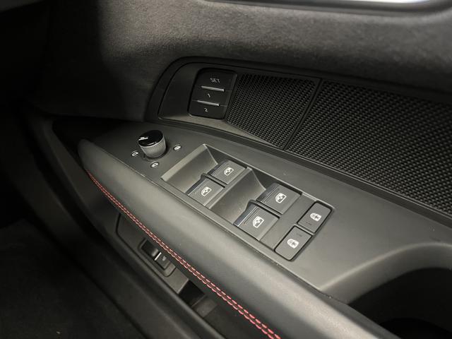 ＲＳ ｅ－トロンＧＴ ベースグレード　カーボンＰＫＧ　テクノロジーＰＫＧ　ＲＳデザインＰＫＧレッド　ＯＰ２１ＡＷ　ダイナミックＰＫＧプラス　赤キャリパー　シートエアコン　ファインナッパレザー　Ｂａｎｇ＆Ｏｌｕｆｓｅｎ　マトリクス　認中車（51枚目）