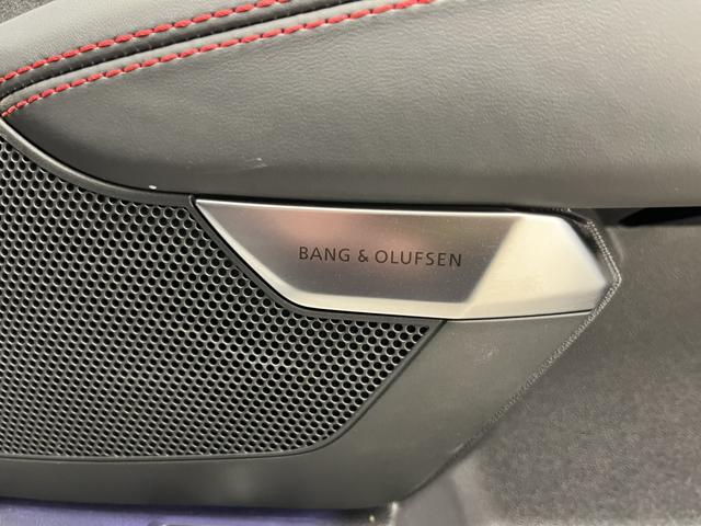 ＲＳ ｅ－トロンＧＴ ベースグレード　カーボンＰＫＧ　テクノロジーＰＫＧ　ＲＳデザインＰＫＧレッド　ＯＰ２１ＡＷ　ダイナミックＰＫＧプラス　赤キャリパー　シートエアコン　ファインナッパレザー　Ｂａｎｇ＆Ｏｌｕｆｓｅｎ　マトリクス　認中車（53枚目）