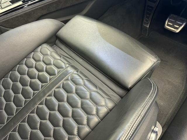 AUDI RS4 AVANT BASE GRADE