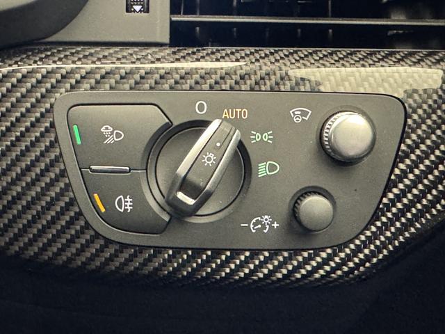 AUDI RS4 AVANT BASE GRADE