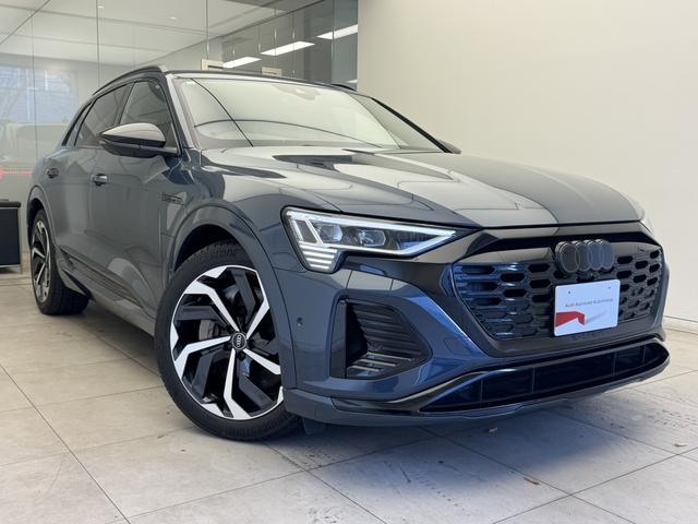 Q8 e-トロン 55e-トロンクワトロ Sライン サイレンスPKG インテリアPKG OP21AW ブラックスタイリングPKG 全周囲カメラ アンビエントライティング シートヒーター マトリクスLEDヘッドライト Bang&Olufsen 認定中古車(6枚目)