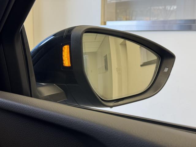 Q8 e-トロン 55e-トロンクワトロ Sライン サイレンスPKG インテリアPKG OP21AW ブラックスタイリングPKG 全周囲カメラ アンビエントライティング シートヒーター マトリクスLEDヘッドライト Bang&Olufsen 認定中古車(47枚目)