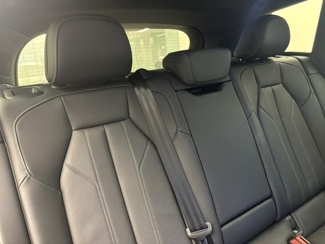 Ｑ６ ｅ－トロン クワトロ　アドバンスド　Ｓラインパッケージ　テクノロジーＰＫＧ　ＳｌｉｎｅＰＫＧ　ファンクションＰＫＧ　ＯＰ２０ＡＷ　Ｂａｎｇ＆Ｏｌｕｆｓｅｎ　レザー＆シートヒーター　ＭＭＩ　ｅｘｐｅｒｉｅｎｃｅ　ｐｒｏ　Ｗエアコン　パワーシート　認定中古車（27枚目）