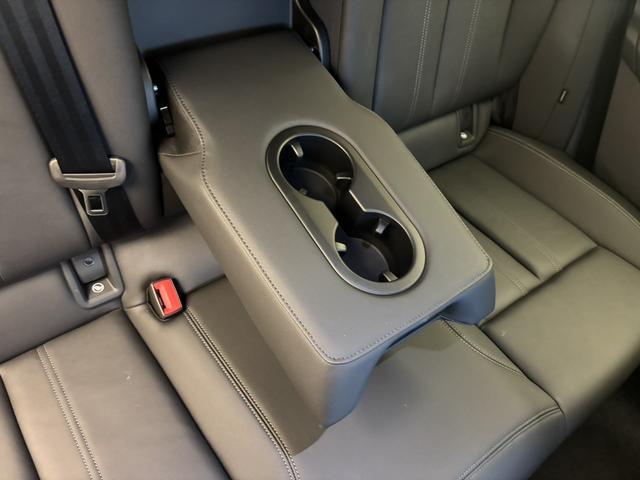 Ｑ６ ｅ－トロン クワトロ　アドバンスド　Ｓラインパッケージ　テクノロジーＰＫＧ　ＳｌｉｎｅＰＫＧ　ファンクションＰＫＧ　ＯＰ２０ＡＷ　Ｂａｎｇ＆Ｏｌｕｆｓｅｎ　レザー＆シートヒーター　ＭＭＩ　ｅｘｐｅｒｉｅｎｃｅ　ｐｒｏ　Ｗエアコン　パワーシート　認定中古車（28枚目）