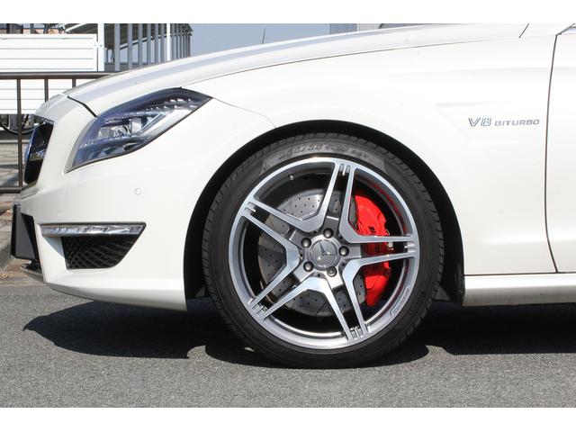 CLS63 AMG パフォーマンスパッケージ AMG鍛造19インチホイール 557馬力 AMG強化ブレーキ カーボントランクスポイラー AMGパフォーマンスステアリング カーボンエンジンカバー ハーマンカードン(3枚目)