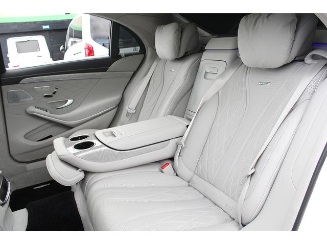 S63 4マチック ロング ワンオーナー ダイナミックパッケージ デジーノメタライズドアッシュドウッドパネル シーシェルグレーレザーシート ナイトビューアシスト 360度カメラ レーダーセーフティ ヘッドアップディスプレイ(15枚目)