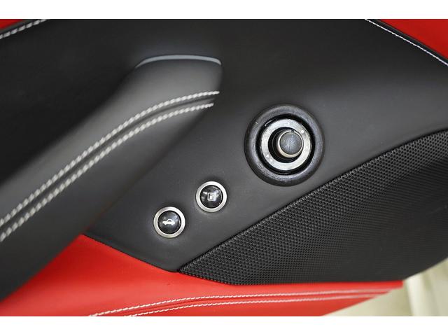 カリフォルニアＴ ベースグレード　可変バルブ（リモコン付）　カーボンセラミックブレーキ　２０インチＡＷ　赤レザーシート　電動オープン修理完　ドラレコ　レーダー探知機　走行２２７００ｋｍ　電動パワーシート（43枚目）