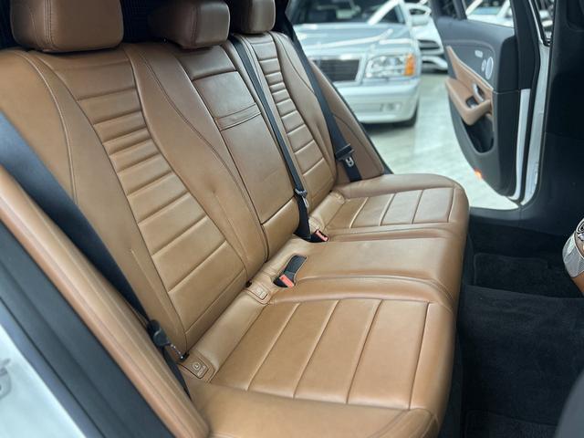 Eクラスステーションワゴン E220d ステーションワゴンローレウスエディション 1オーナー ブラウンレザー パノラマルーフ エクスクルーシブPKG 新品パナメリカーナグリル ブルメスターサウンド エアバランスPKG AMG19インチAW シートヒーター パワートランク(22枚目)