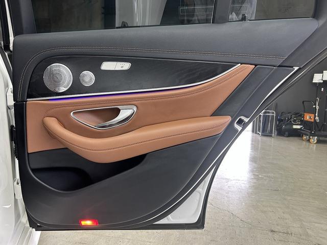 Eクラスステーションワゴン E220d ステーションワゴンローレウスエディション 1オーナー ブラウンレザー パノラマルーフ エクスクルーシブPKG 新品パナメリカーナグリル ブルメスターサウンド エアバランスPKG AMG19インチAW シートヒーター パワートランク(30枚目)