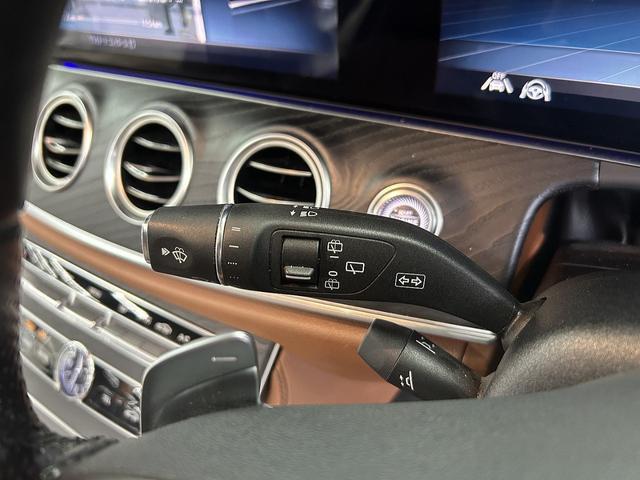 Eクラスステーションワゴン E220d ステーションワゴンローレウスエディション 1オーナー ブラウンレザー パノラマルーフ エクスクルーシブPKG 新品パナメリカーナグリル ブルメスターサウンド エアバランスPKG AMG19インチAW シートヒーター パワートランク(38枚目)