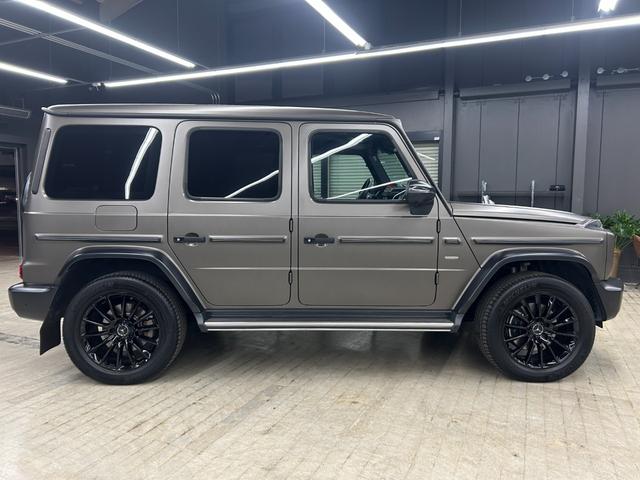 Gクラス  40台限定車  ストロンガーザンタイムエディション モンツァグレーマグノ AMGライン ラグジュアリーPKG アダプティブダンピングシステム ナイトパッケージマグノ サンルーフ ベンチレーター(17枚目)