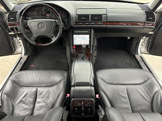 Sクラス S500L ロリンザーエアロ 18インチAW サンルーフ 黒革 スモークテール 社外ステアリング (純正テールレンズ ホイールステアリングあり) アルパインナビ 左ハンドル シートヒーター(22枚目)