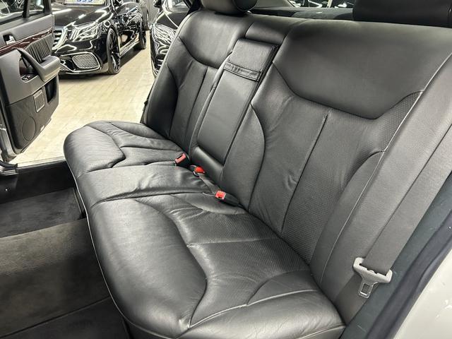 Sクラス S500L ロリンザーエアロ 18インチAW サンルーフ 黒革 スモークテール 社外ステアリング (純正テールレンズ ホイールステアリングあり) アルパインナビ 左ハンドル シートヒーター(24枚目)