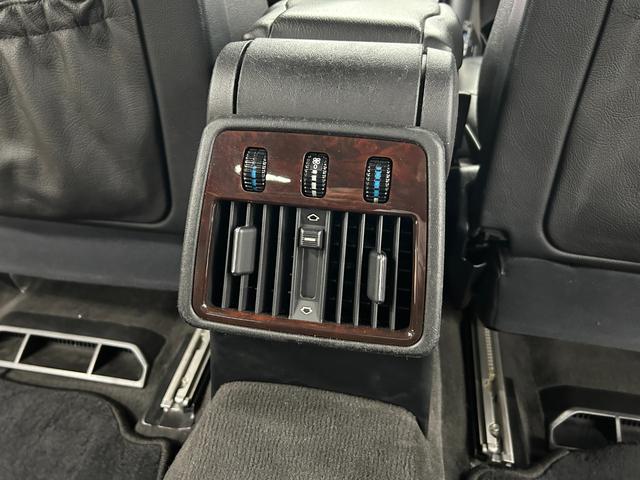 Sクラス S500L ロリンザーエアロ 18インチAW サンルーフ 黒革 スモークテール 社外ステアリング (純正テールレンズ ホイールステアリングあり) アルパインナビ 左ハンドル シートヒーター(44枚目)