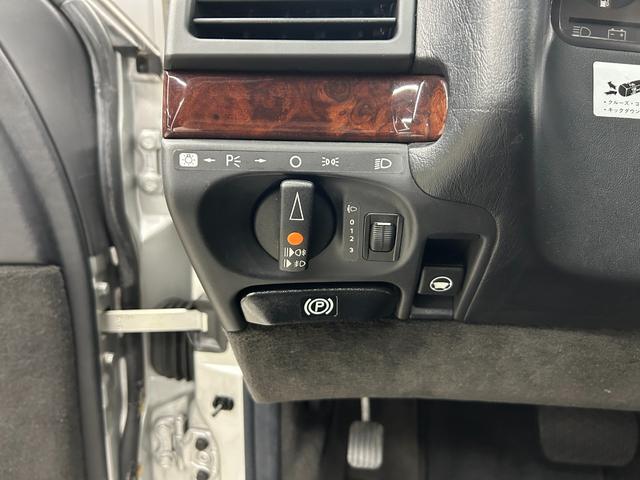 Sクラス S500L ロリンザーエアロ 18インチAW サンルーフ 黒革 スモークテール 社外ステアリング (純正テールレンズ ホイールステアリングあり) アルパインナビ 左ハンドル シートヒーター(47枚目)