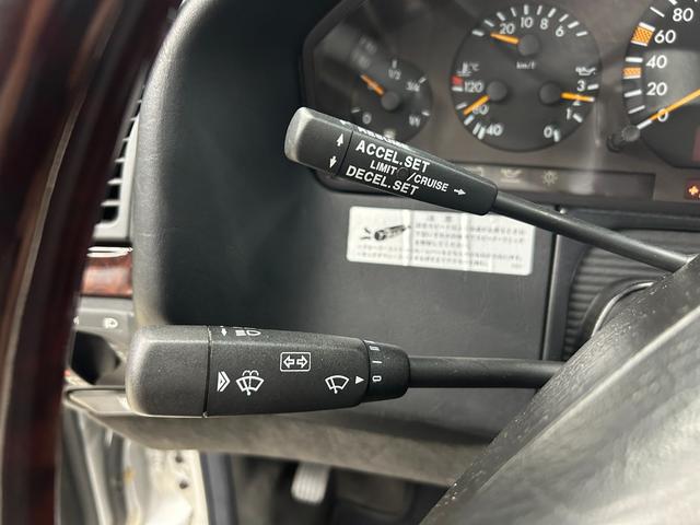 Sクラス S500L ロリンザーエアロ 18インチAW サンルーフ 黒革 スモークテール 社外ステアリング (純正テールレンズ ホイールステアリングあり) アルパインナビ 左ハンドル シートヒーター(48枚目)