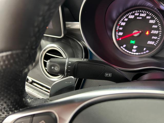Cクラス C180カブリオレスポーツ ホワイトレザー 青幌 43仕様 S.D.Fマフラー レザーエクスクルーシブPKG レッドキャリパー ディクセル低ダストパッド パナメリカーナグリル トランクスポイラー カーボン調ミラーカバー(29枚目)