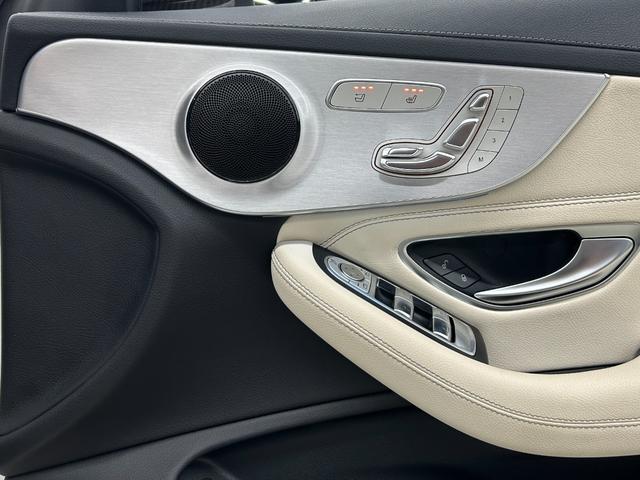 Cクラス C180カブリオレスポーツ ホワイトレザー 青幌 43仕様 S.D.Fマフラー レザーエクスクルーシブPKG レッドキャリパー ディクセル低ダストパッド パナメリカーナグリル トランクスポイラー カーボン調ミラーカバー(35枚目)