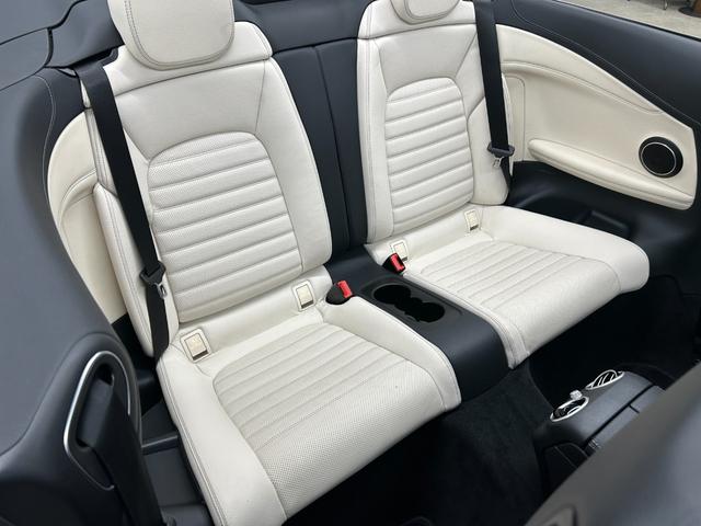 Cクラス C180カブリオレスポーツ ホワイトレザー 青幌 43仕様 S.D.Fマフラー レザーエクスクルーシブPKG レッドキャリパー ディクセル低ダストパッド パナメリカーナグリル トランクスポイラー カーボン調ミラーカバー(36枚目)