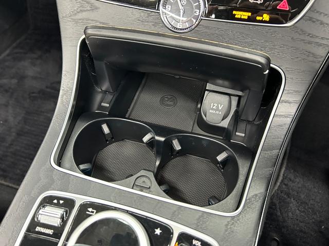 Cクラス C180カブリオレスポーツ ホワイトレザー 青幌 43仕様 S.D.Fマフラー レザーエクスクルーシブPKG レッドキャリパー ディクセル低ダストパッド パナメリカーナグリル トランクスポイラー カーボン調ミラーカバー(38枚目)