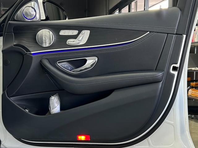 Ｅクラス Ｅ２００　アバンギャルド　スポーツ　レザーエクスクルーシブパッケージ　アンビエントルーバー　３Ｄツイーター　オレンジゴールドキャリパー　クランツ低ダストブレーキパッド　ブルメスターサウンド　シートヒーター　パワートランク（30枚目）