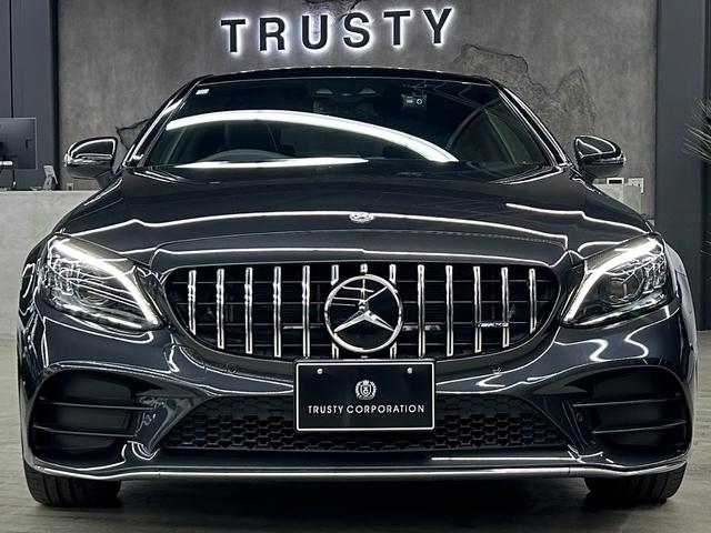 Cクラス C180クーペ スポーツ レザーエクスクルーシブPKG パノラミックスライディングルーフ 後期型 ワンオフマフラー 63仕様ディフューザーカッター キャリパー塗装 パナメリカーナグリル エアバランスパッケージ 純正マフラーあり(8枚目)