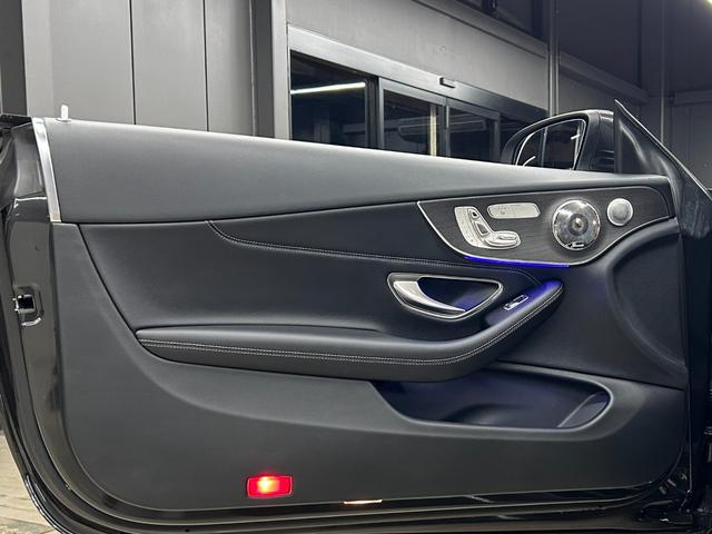 Cクラス C180クーペ スポーツ レザーエクスクルーシブPKG パノラミックスライディングルーフ 後期型 ワンオフマフラー 63仕様ディフューザーカッター キャリパー塗装 パナメリカーナグリル エアバランスパッケージ 純正マフラーあり(27枚目)