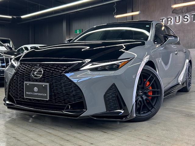 ＩＳ ＩＳ３００　ＦスポーツモードブラックＩＩＩ　１オーナー室内保管　ＴＲＤエアロ　ＴＲＤスポーツマフラー　ボンネット　ルーフメーカーＯＰカラー　サンルーフ　寒冷地仕様　ＲＥＡＬカーボンステアリング（純正あり）　オレンジキャリパー　パノラミックビュー（9枚目）