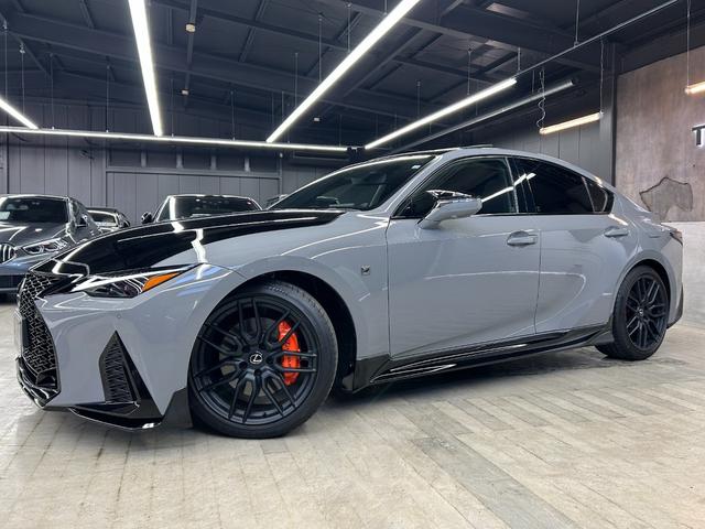 ＩＳ ＩＳ３００　ＦスポーツモードブラックＩＩＩ　１オーナー室内保管　ＴＲＤエアロ　ＴＲＤスポーツマフラー　ボンネット　ルーフメーカーＯＰカラー　サンルーフ　寒冷地仕様　ＲＥＡＬカーボンステアリング（純正あり）　オレンジキャリパー　パノラミックビュー（10枚目）