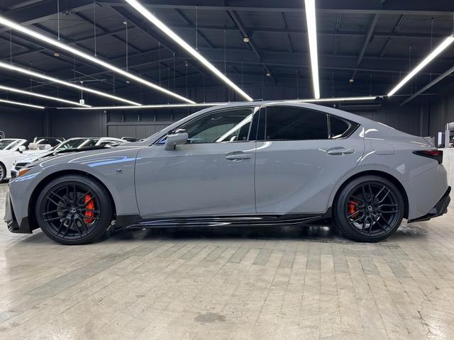 ＩＳ ＩＳ３００　ＦスポーツモードブラックＩＩＩ　１オーナー室内保管　ＴＲＤエアロ　ＴＲＤスポーツマフラー　ボンネット　ルーフメーカーＯＰカラー　サンルーフ　寒冷地仕様　ＲＥＡＬカーボンステアリング（純正あり）　オレンジキャリパー　パノラミックビュー（11枚目）